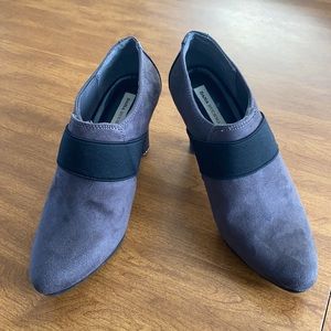 Dana Buchman Gray Heeled Shoes